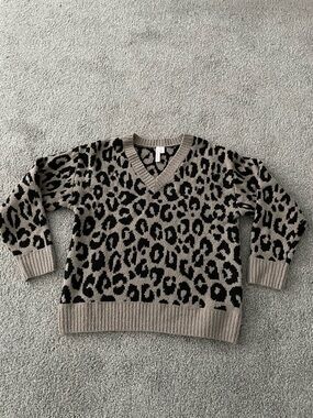 Leopard Print V-Neck Sweatsuit in Taupe and Black